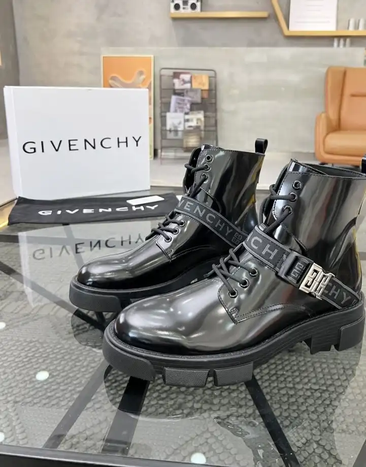 hype Givenchy Boots