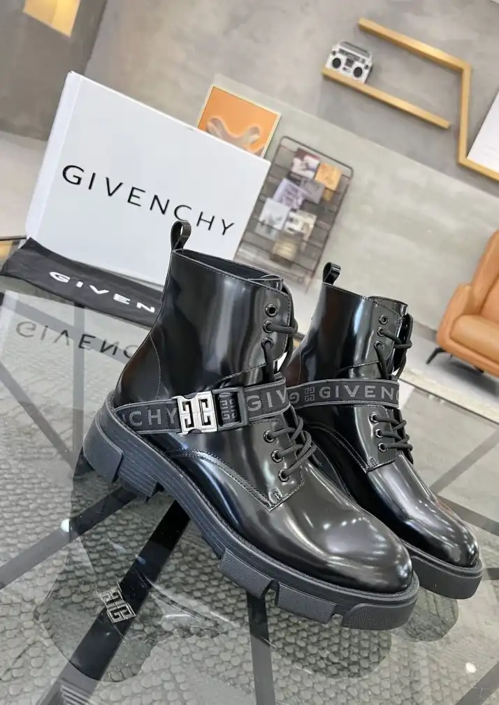 hype Givenchy Boots