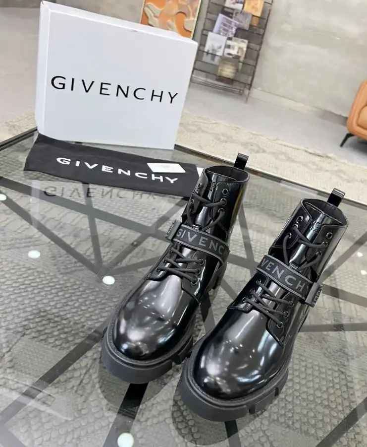 hype Givenchy Boots