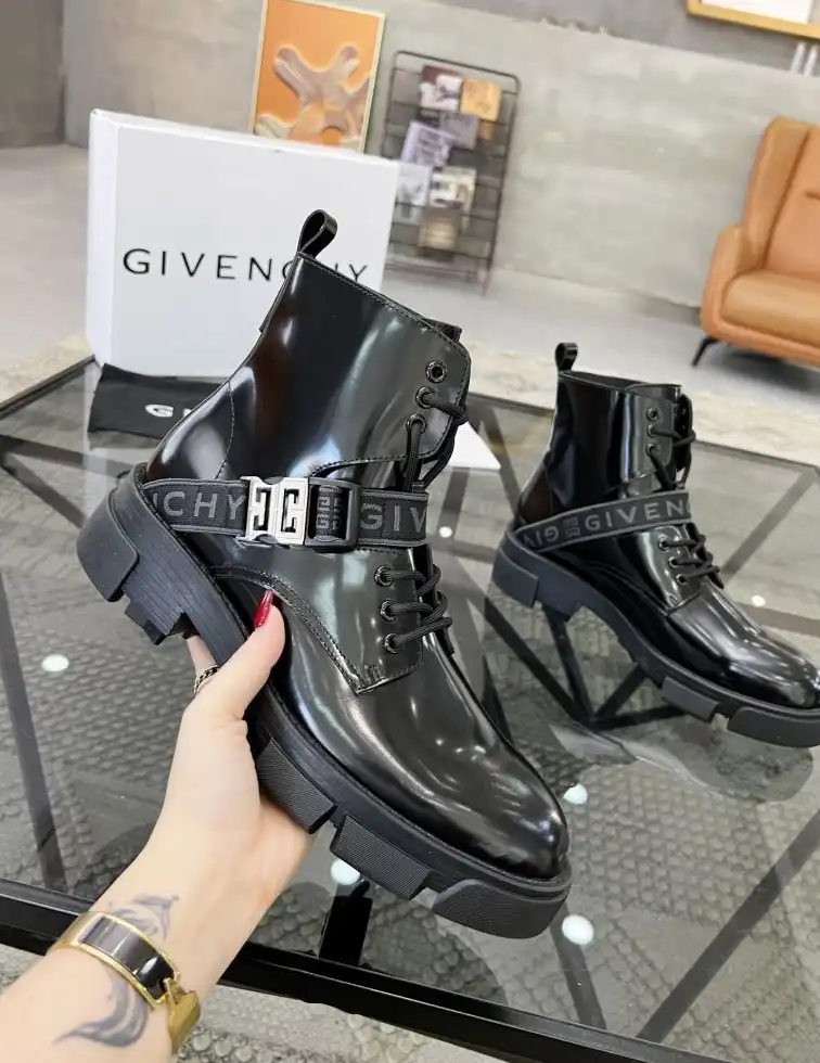 hype Givenchy Boots