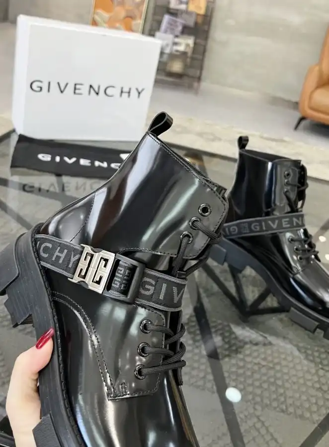 hype Givenchy Boots