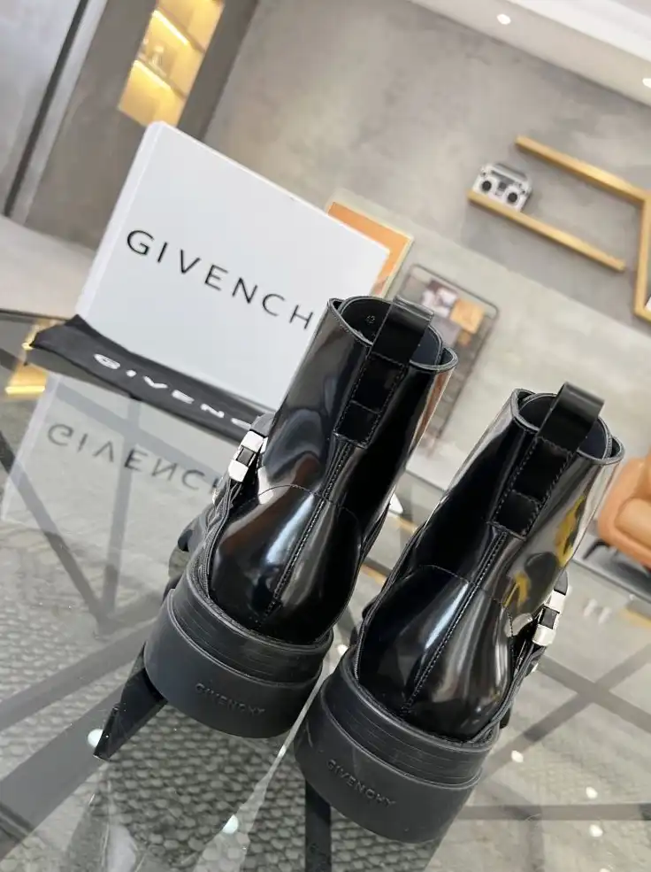 hype Givenchy Boots