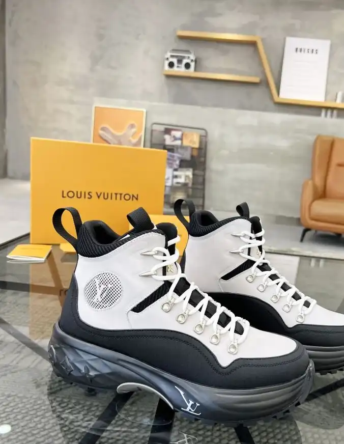 hype Louis Vuitton Sneakers