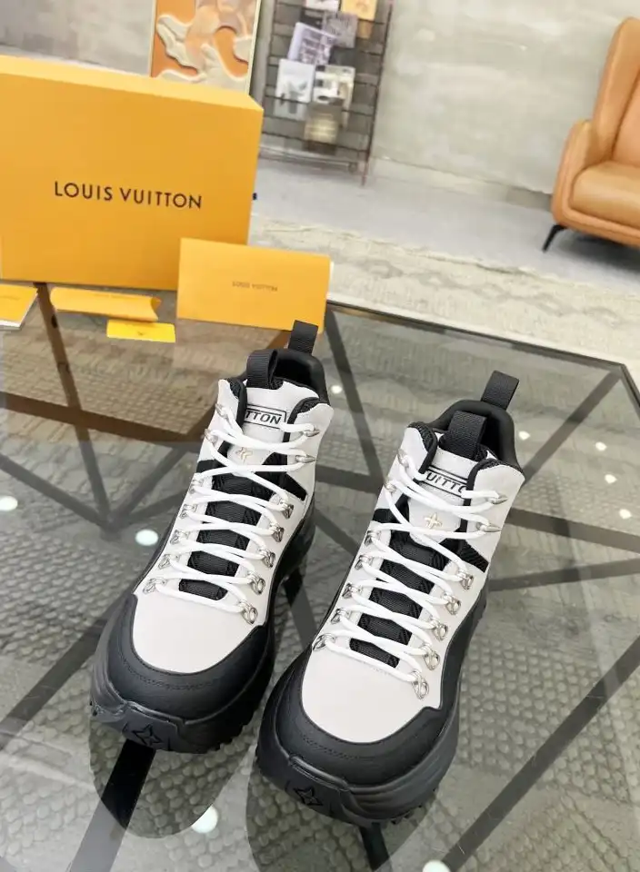 hype Louis Vuitton Sneakers