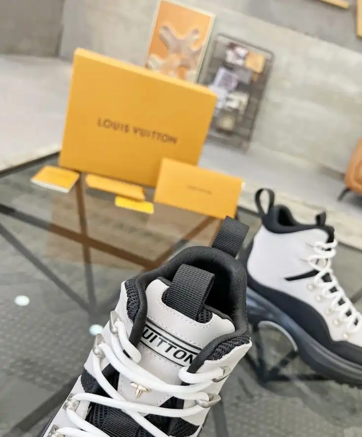 hype Louis Vuitton Sneakers