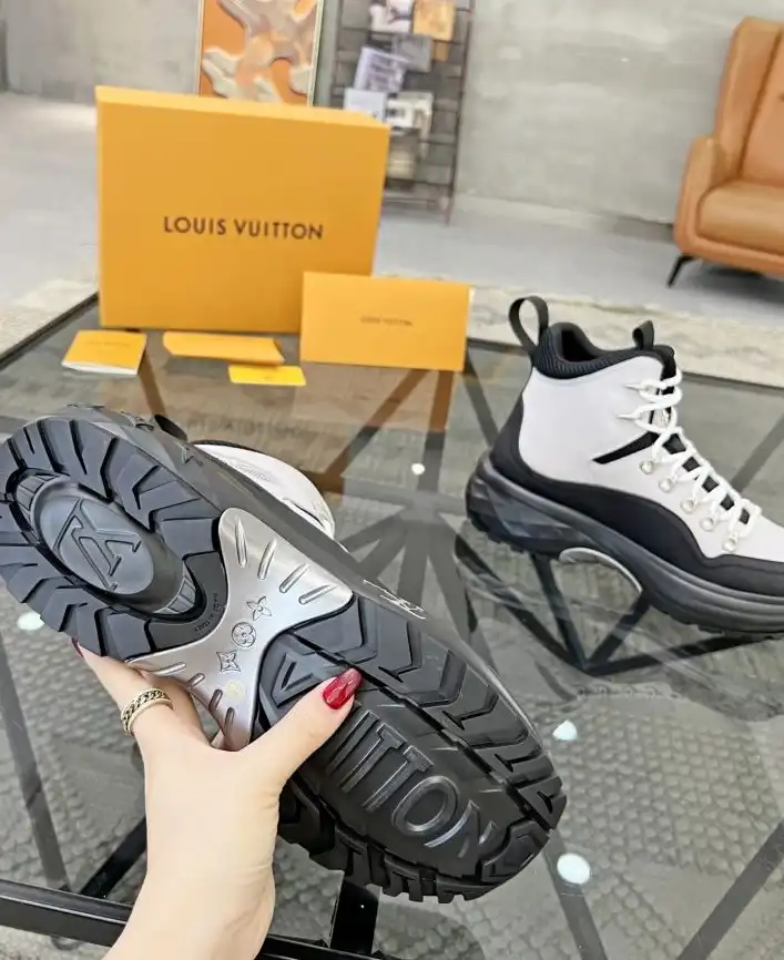 hype Louis Vuitton Sneakers