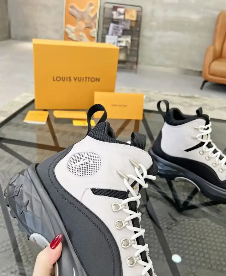 hype Louis Vuitton Sneakers