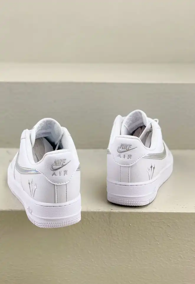 hype Louis Vuitton Sneakers