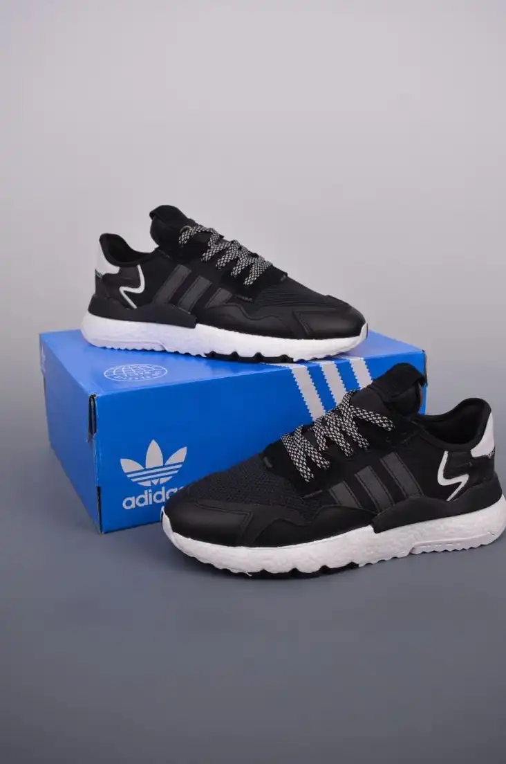 hype Adidas Sneakers