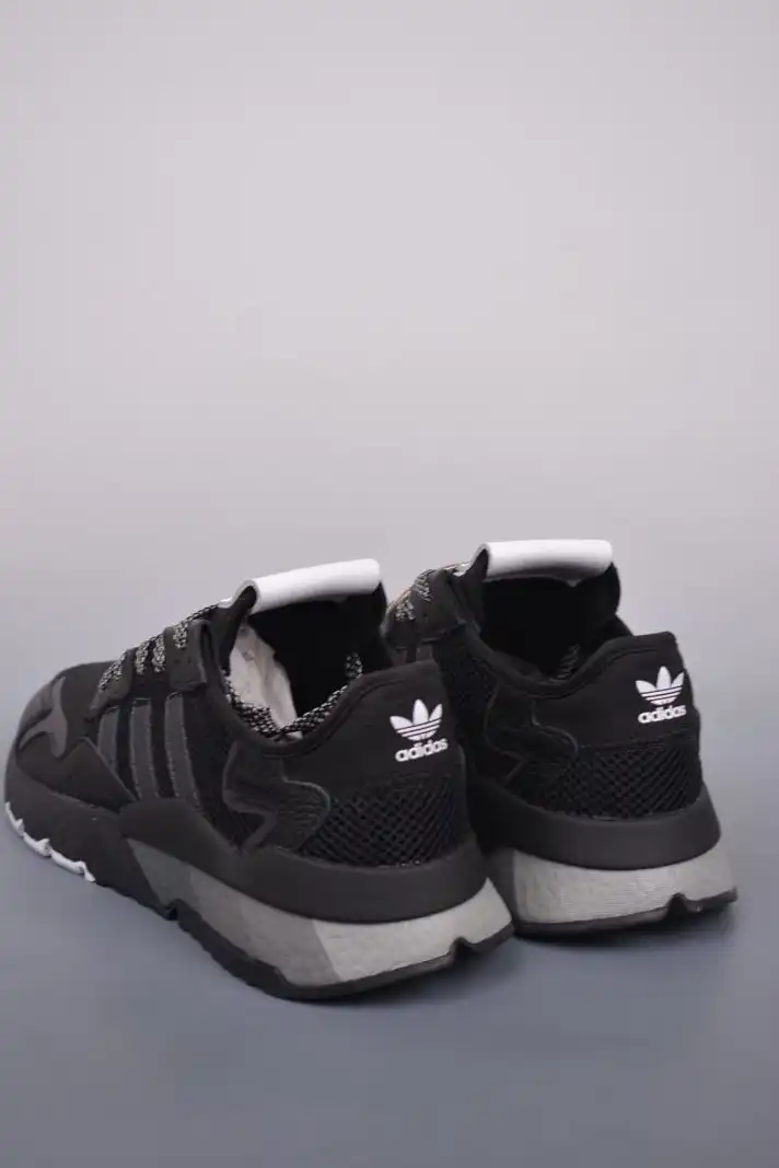 hype Adidas Sneakers