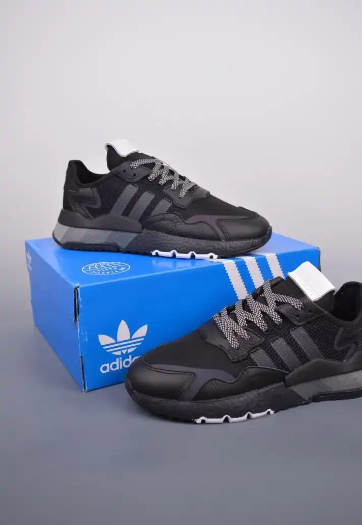 hype Adidas Sneakers