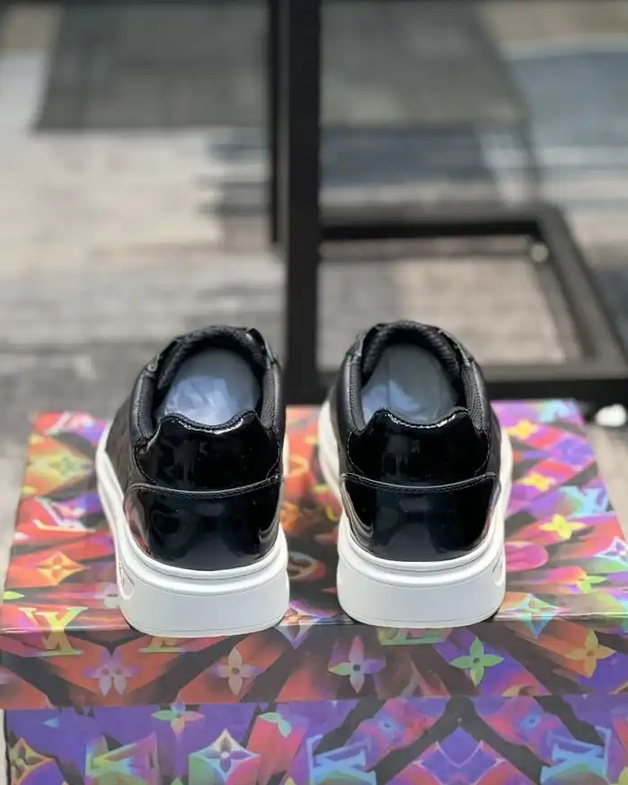 hype Louis Vuitton Sneakers