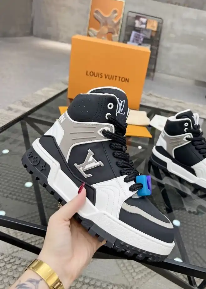 hype Louis Vuitton Sneakers