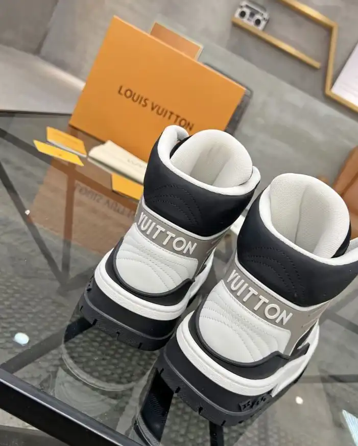 hype Louis Vuitton Sneakers