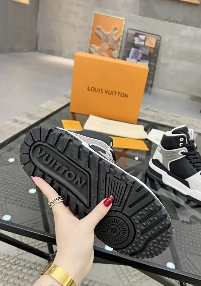 hype Louis Vuitton Sneakers