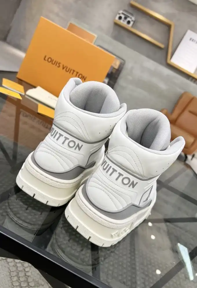 hype Louis Vuitton Sneakers