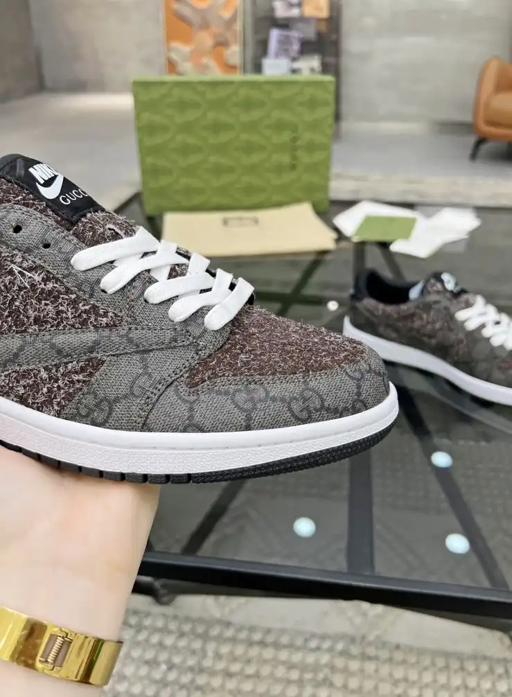 hype Louis Vuitton Sneakers