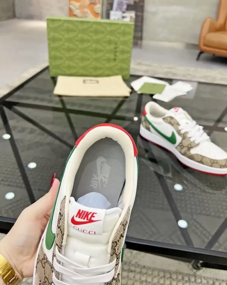 hype Louis Vuitton Sneakers