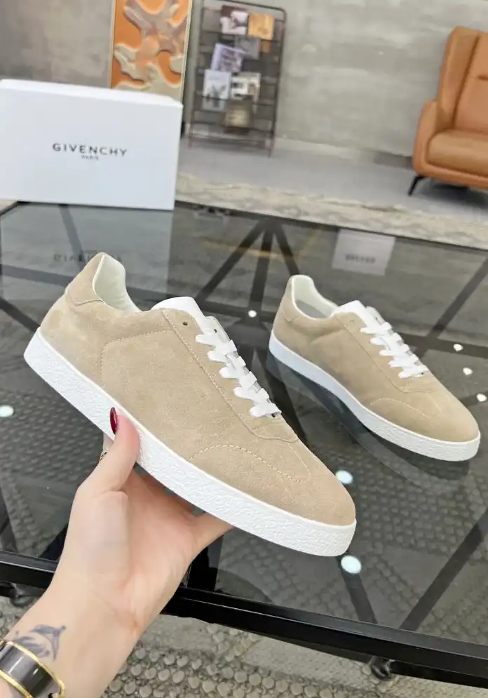 hype Givenchy Sneakers