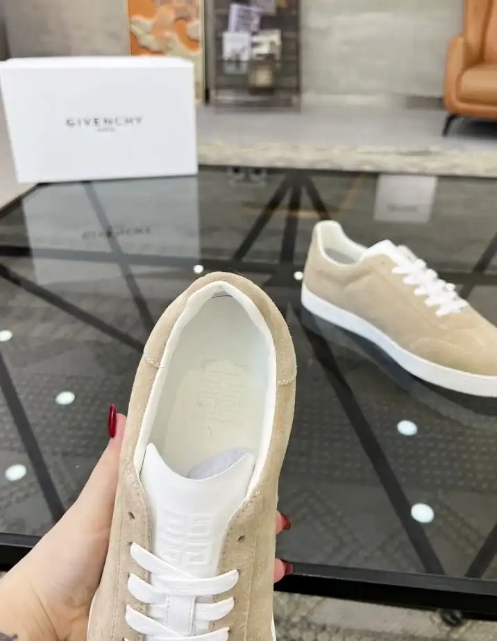 hype Givenchy Sneakers