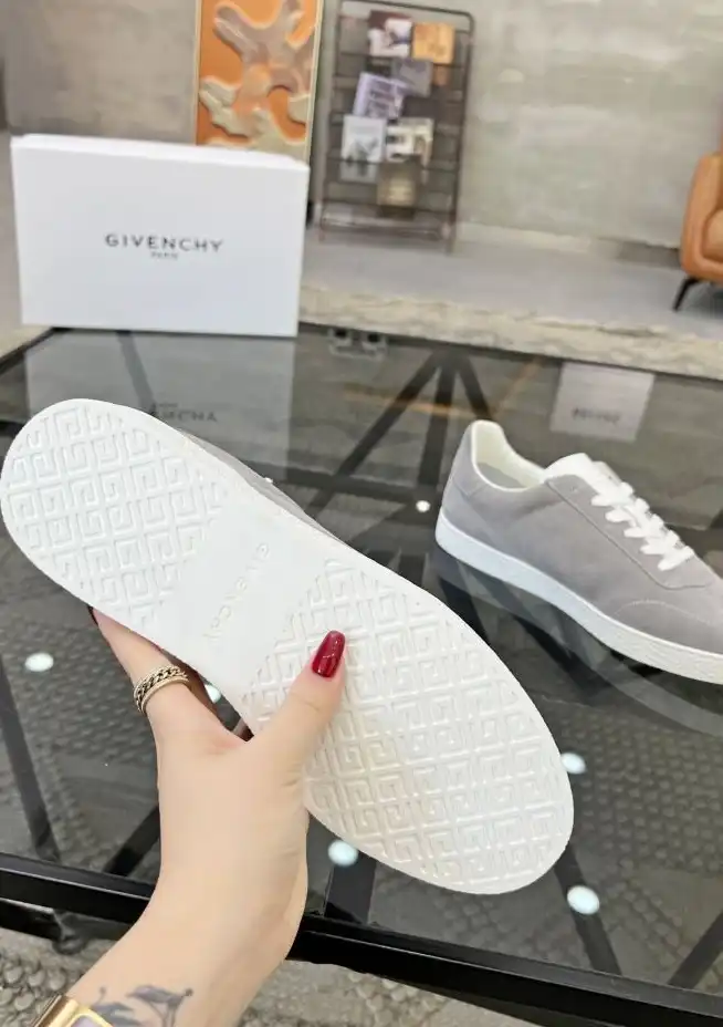 hype Givenchy Sneakers