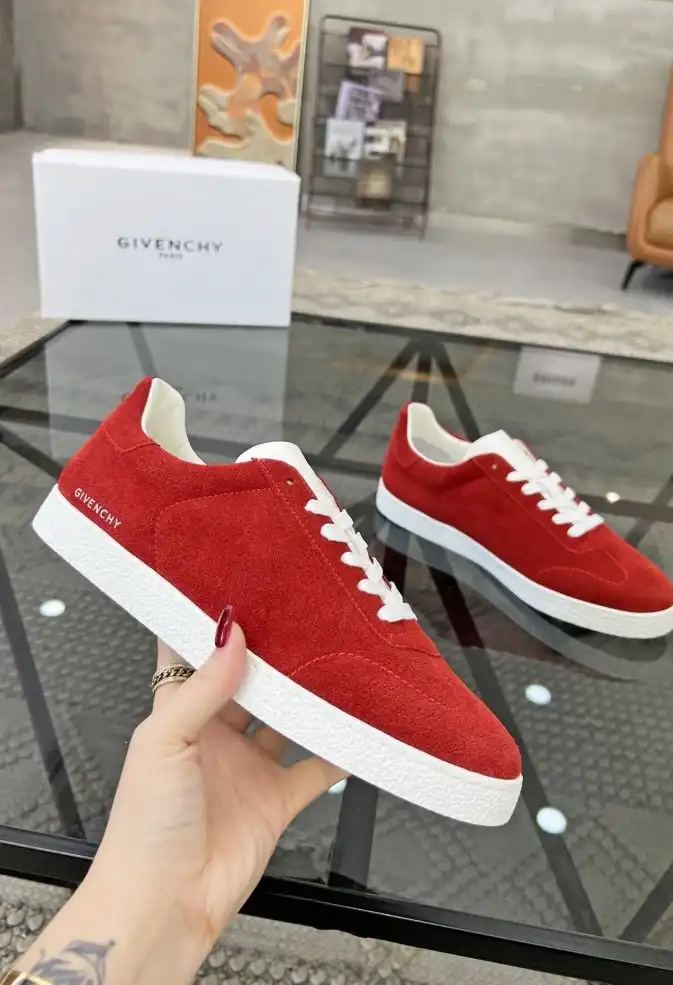 hype Givenchy Sneakers