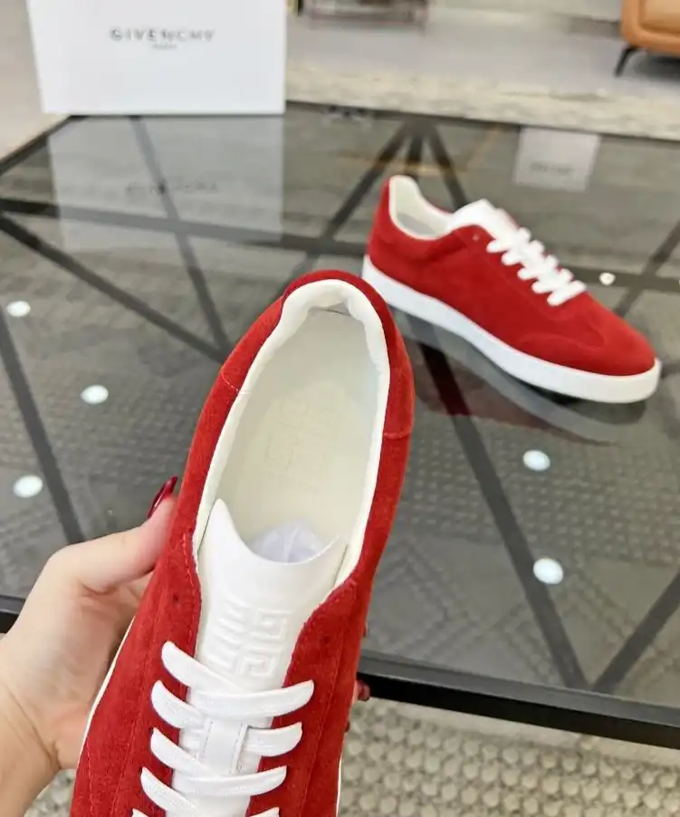 hype Givenchy Sneakers