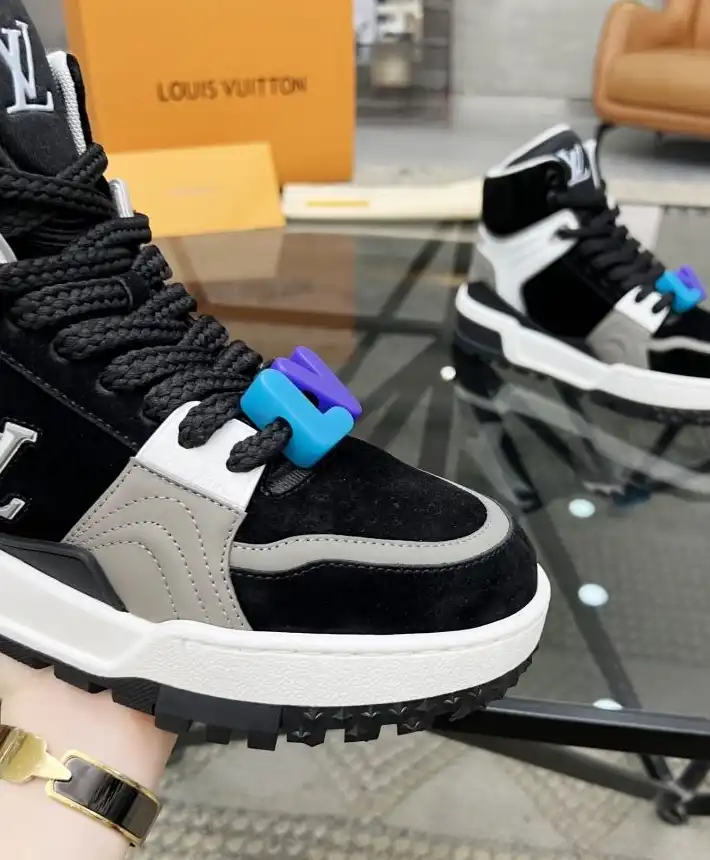 hype Louis Vuitton Sneakers