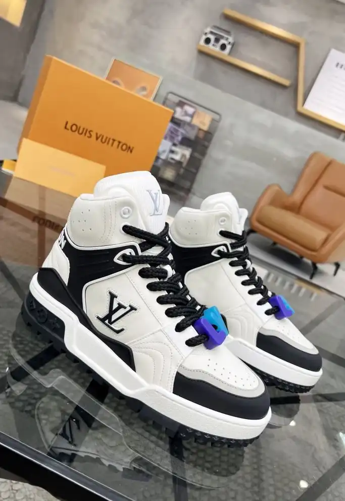 hype Louis Vuitton Sneakers