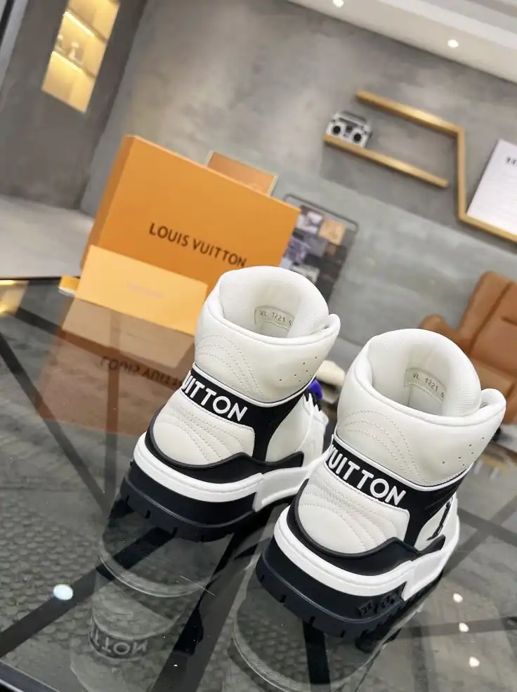 hype Louis Vuitton Sneakers