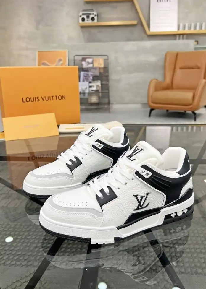 hype Louis Vuitton Sneakers