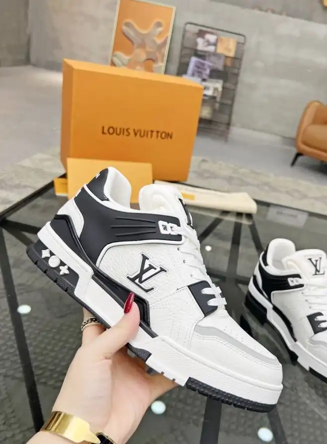 hype Louis Vuitton Sneakers