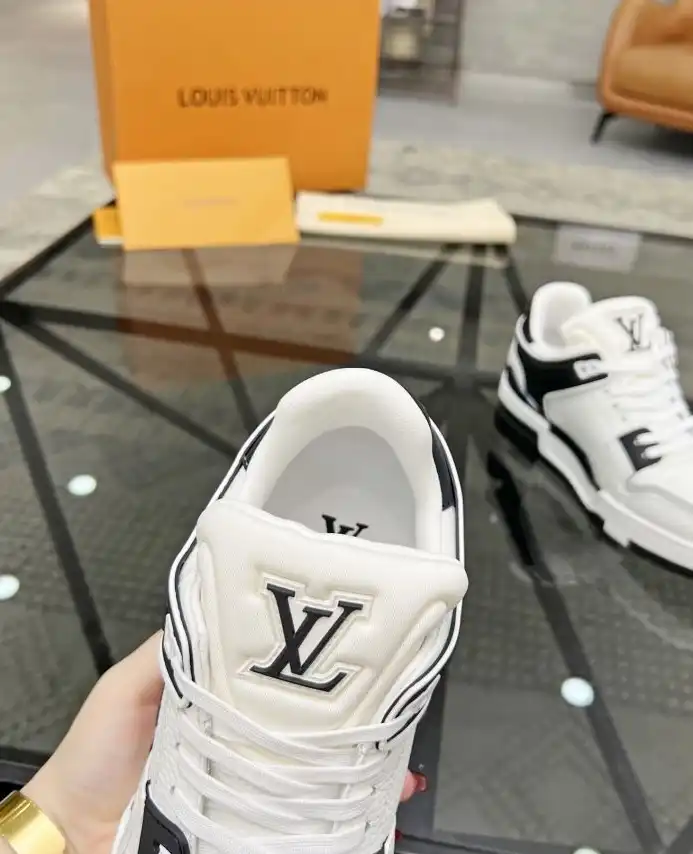 hype Louis Vuitton Sneakers