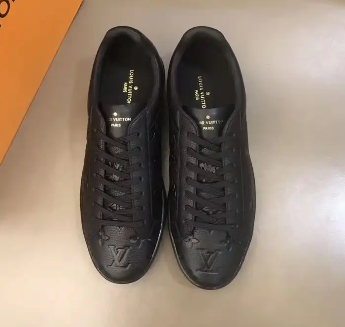 hype Louis Vuitton Sneakers