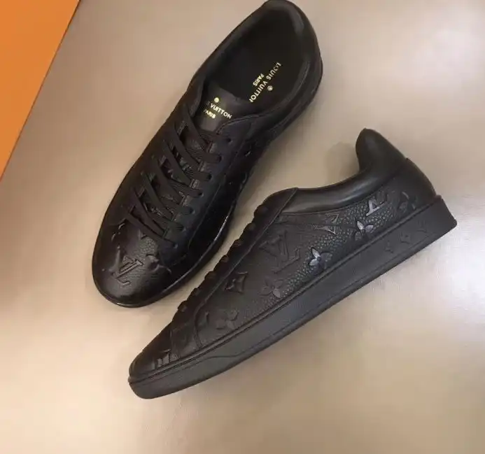 hype Louis Vuitton Sneakers