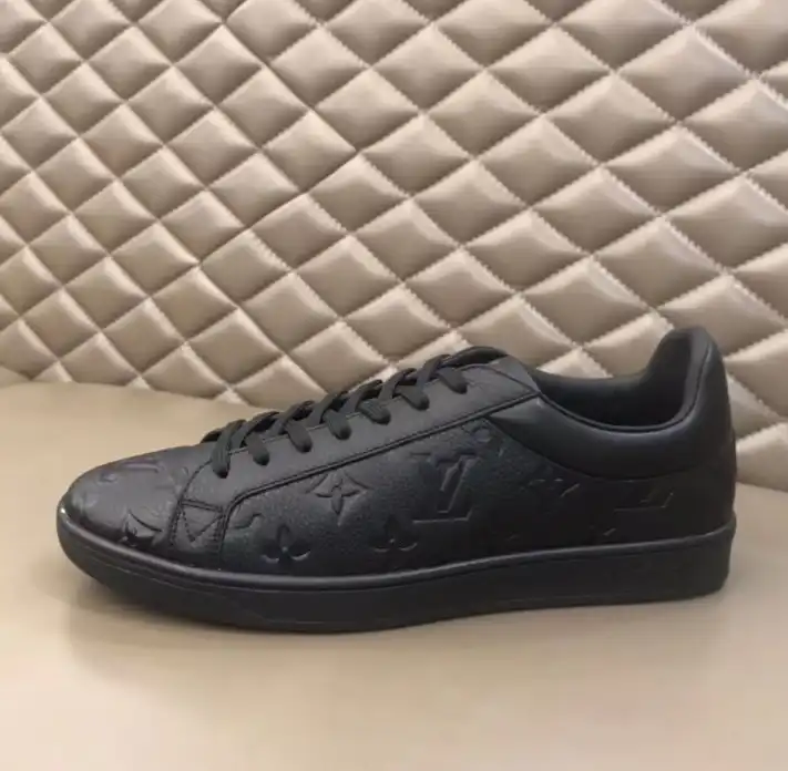 hype Louis Vuitton Sneakers