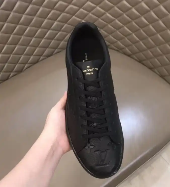 hype Louis Vuitton Sneakers