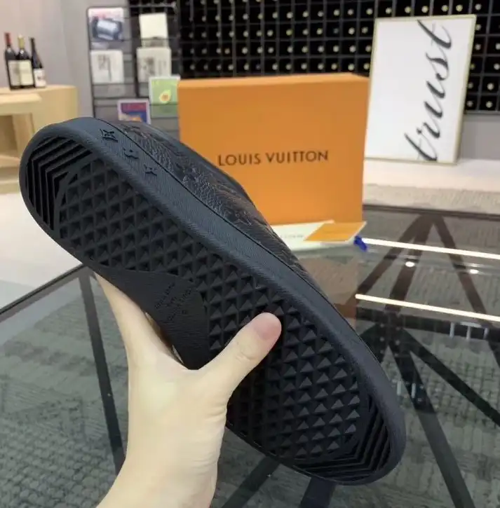 hype Louis Vuitton Sneakers