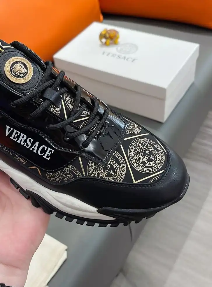 hype Givenchy Sneakers