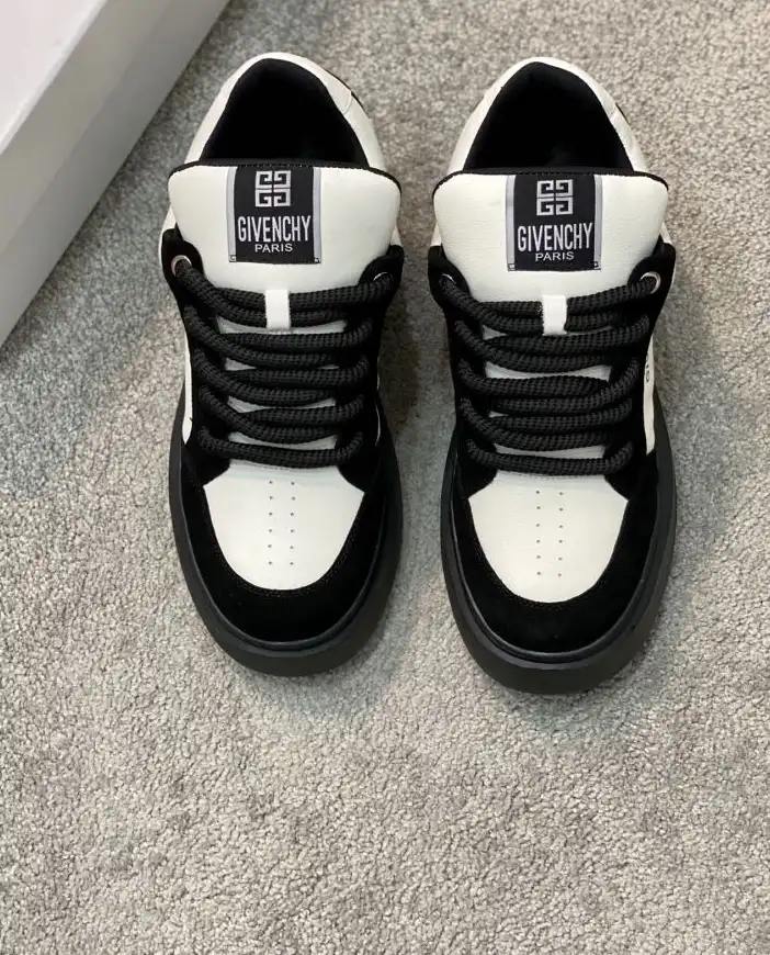 hype Givenchy Sneakers