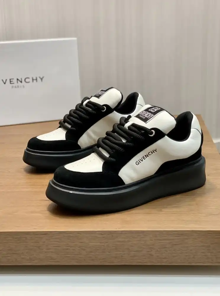 hype Givenchy Sneakers