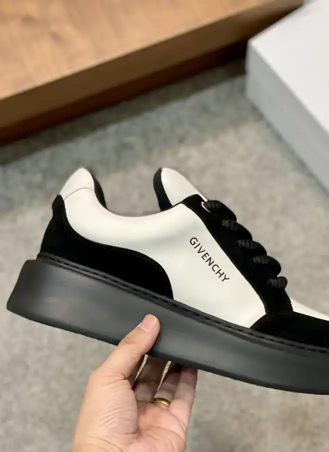 hype Givenchy Sneakers