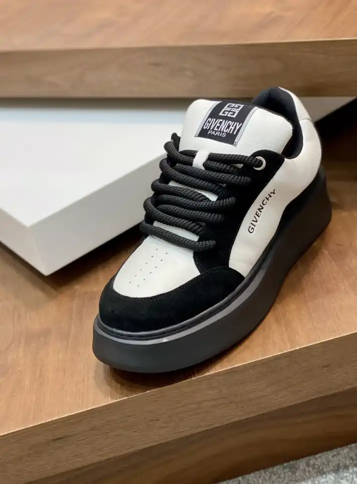 hype Givenchy Sneakers