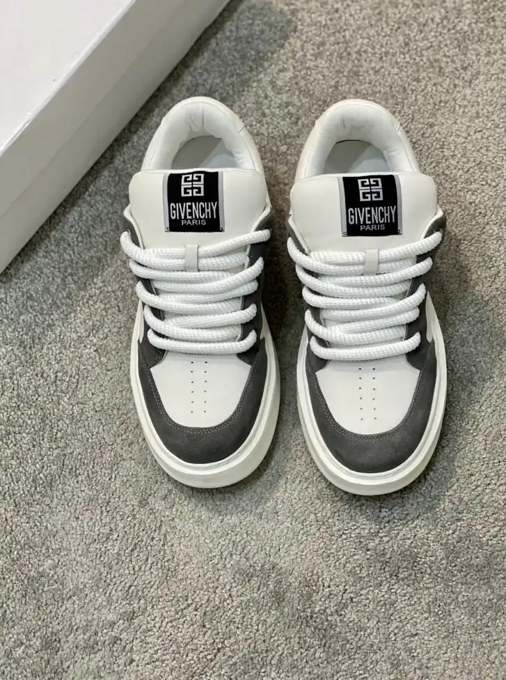 hype Givenchy Sneakers