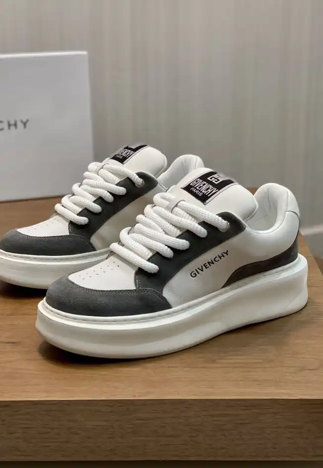 hype Givenchy Sneakers