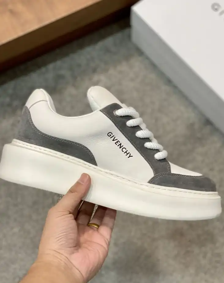 hype Givenchy Sneakers