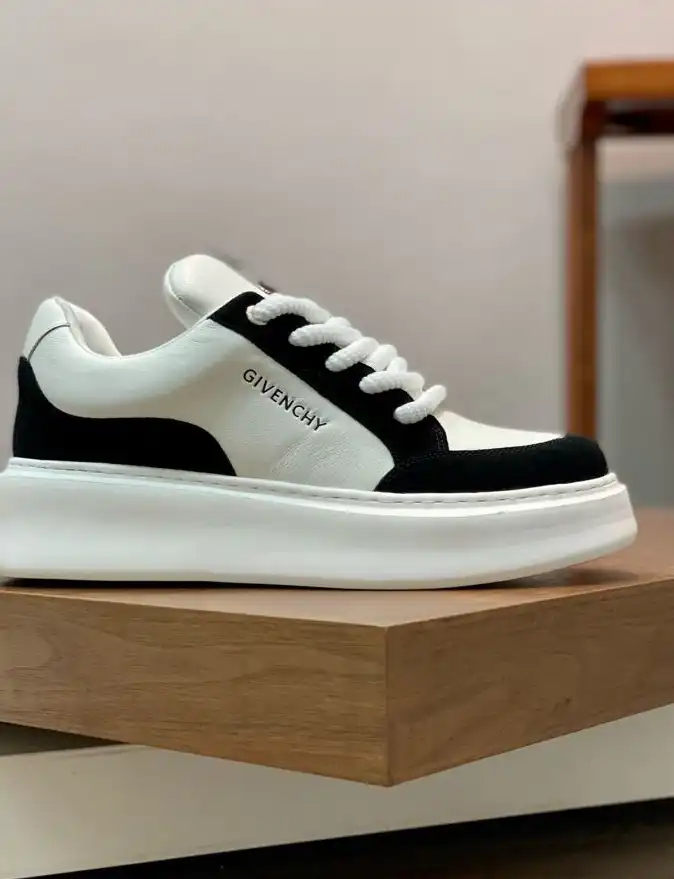 hype Givenchy Sneakers