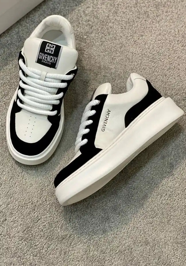 hype Givenchy Sneakers