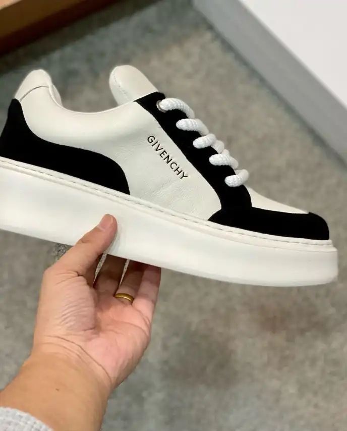 hype Givenchy Sneakers