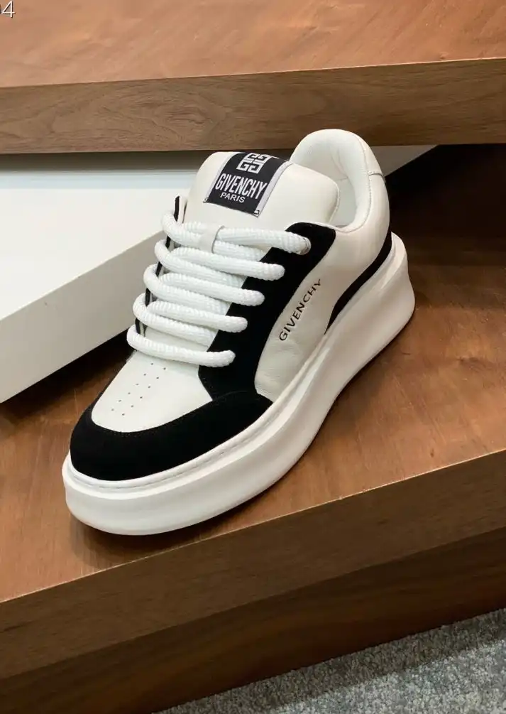 hype Givenchy Sneakers